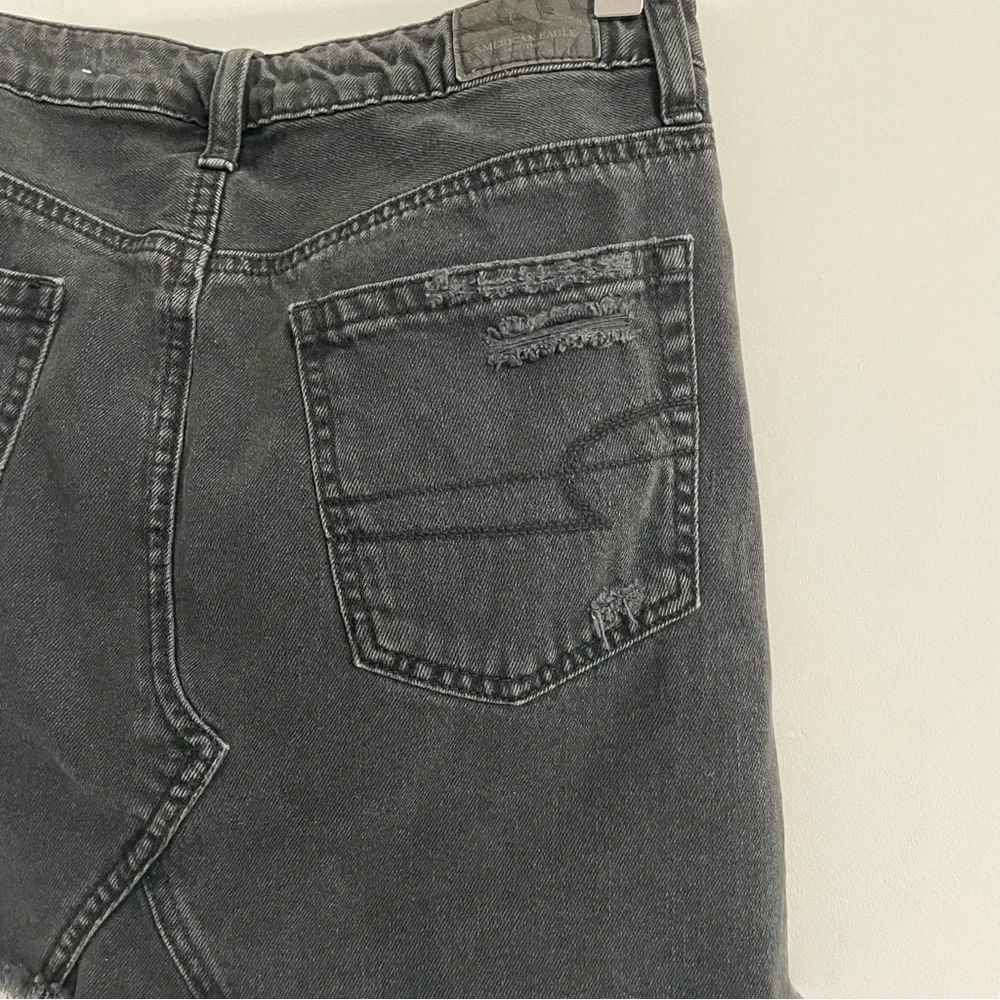 American Eagle Outfitters Black Distressed Denim Mini Skirt Size 0 - Picture 3 of 6